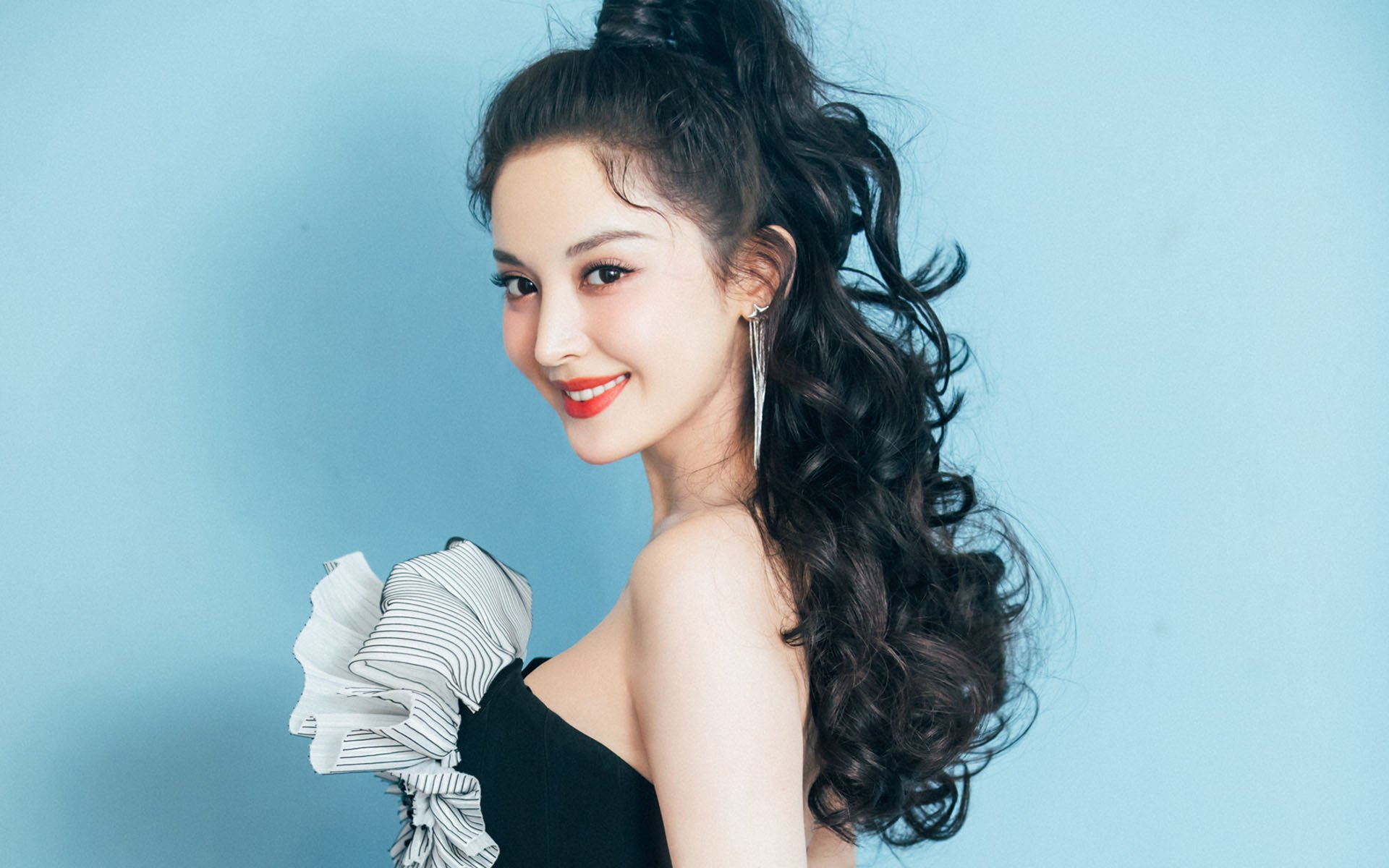 东契奇关键三分锁定胜局独行侠险胜,东契奇36+9+11!独行侠拔刺